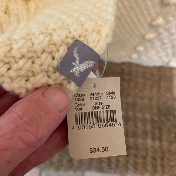 NWT American Eagle Pom Pom Baubles Cable Knit Wool Blend Knit Scarf Cream OS - Picture 6 of 7